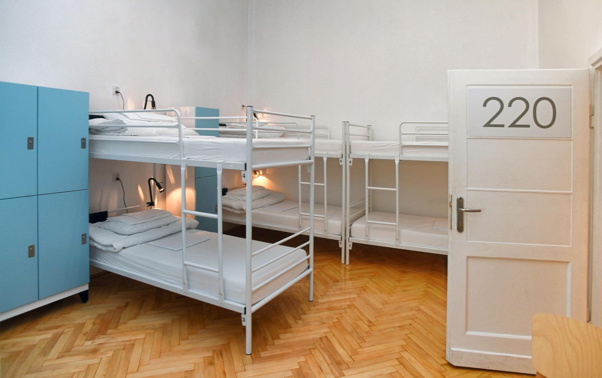 Warsaw Hostel Centrum Private Rooms & Dorms Екстериор снимка