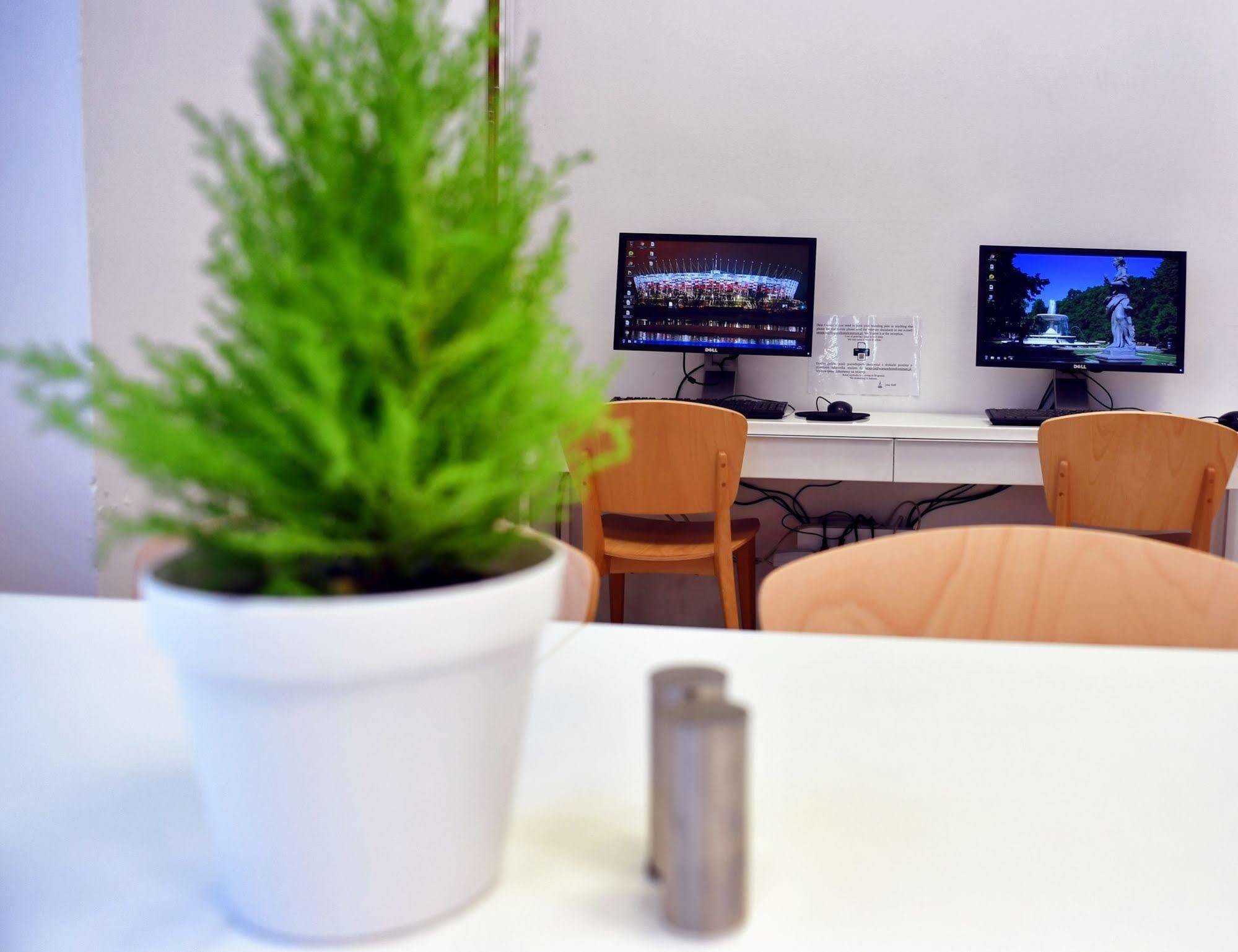 Warsaw Hostel Centrum Private Rooms & Dorms Екстериор снимка